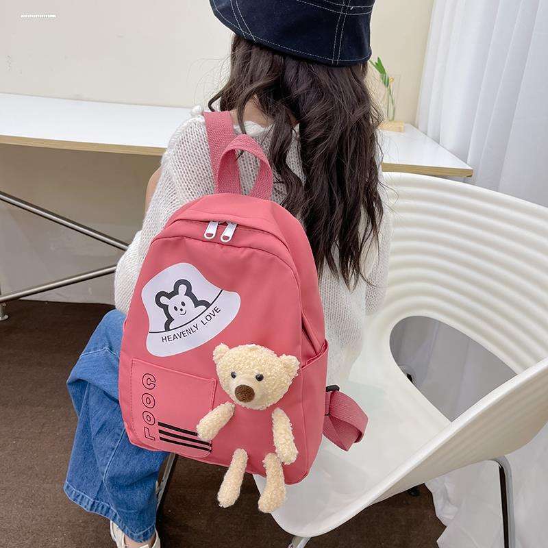 子どもリュック　かわいいクマさんポケット付きリュック