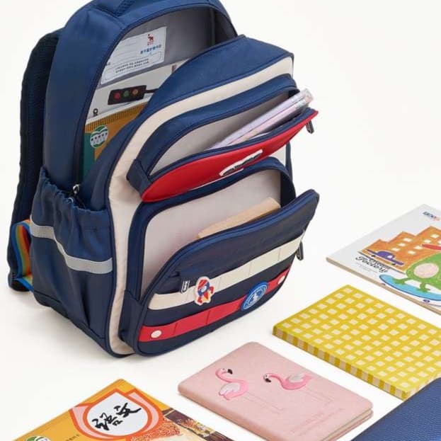 子どもリュック 虹色リボンのカジュアル学童バッグ