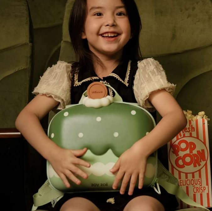 子どもリュック かわいい小さな旅人の菓子リュック　