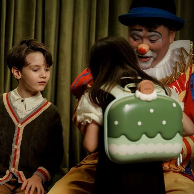 子どもリュック かわいい小さな旅人の菓子リュック　
