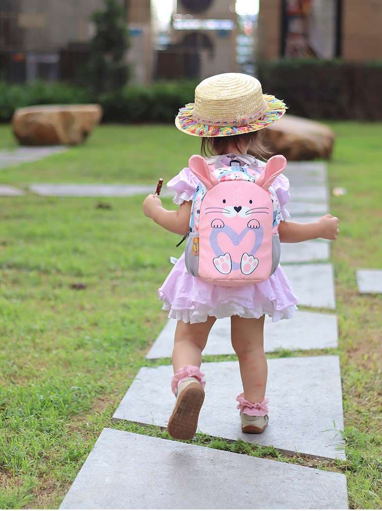 子どもリュック アウトドア用 かわいいうさぎさんの冒険リュック