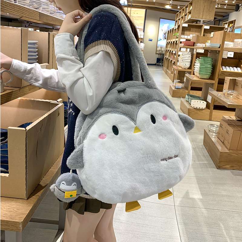 子どもリュック　もふもふペンギンリュック