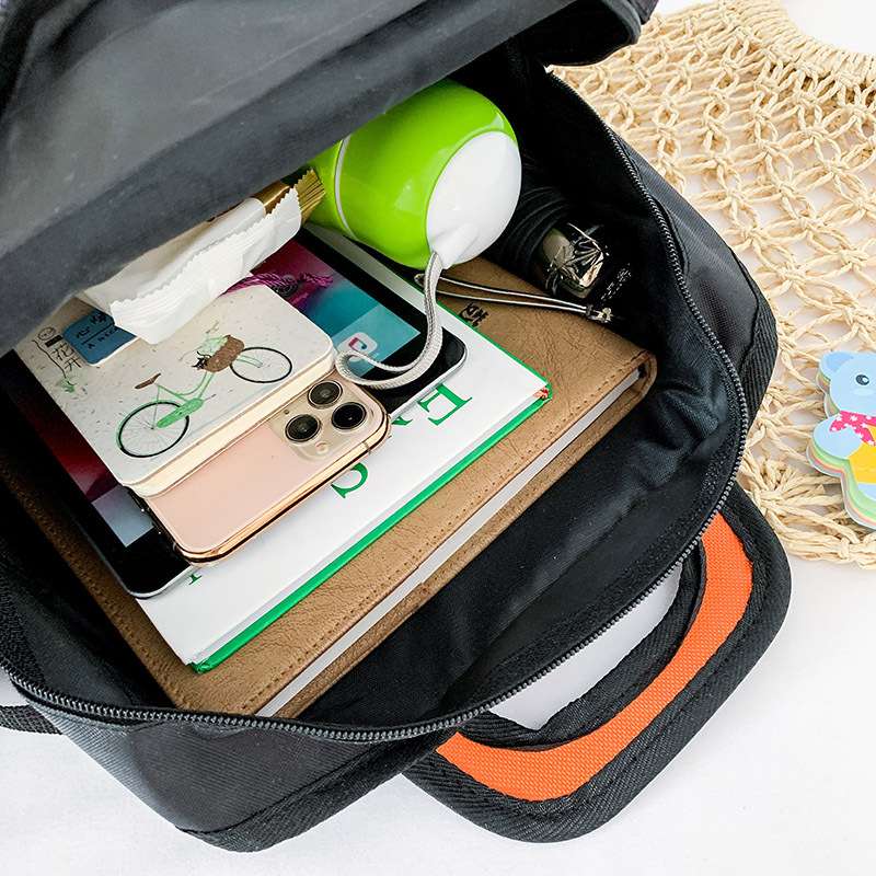 子どもリュック　カートゥーン風デザインのキッズリュック