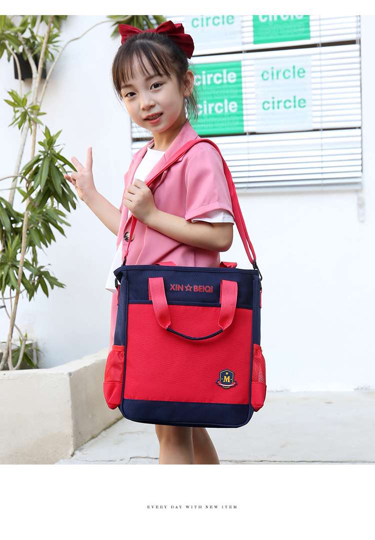 子どもリュック　 キッズ用おしゃれ多機能バッグ