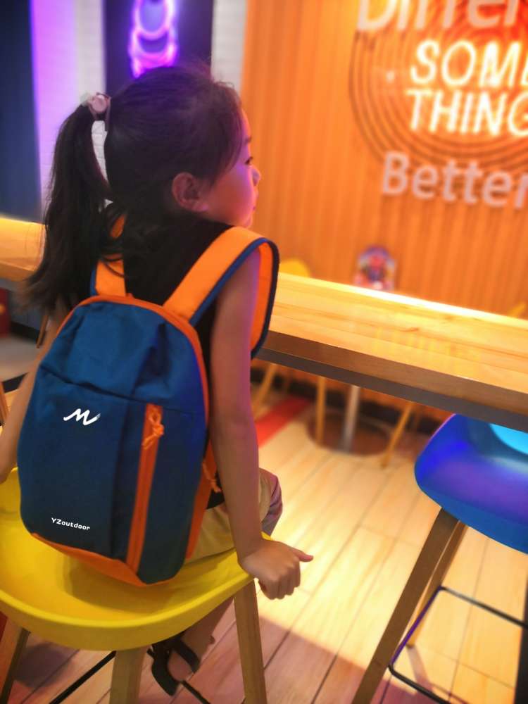 子どもリュック 子供用軽量登山リュック