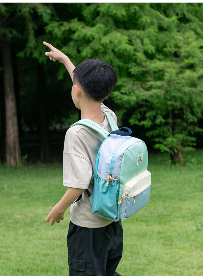 子どもリュック 軽量キッズ冒険リュック