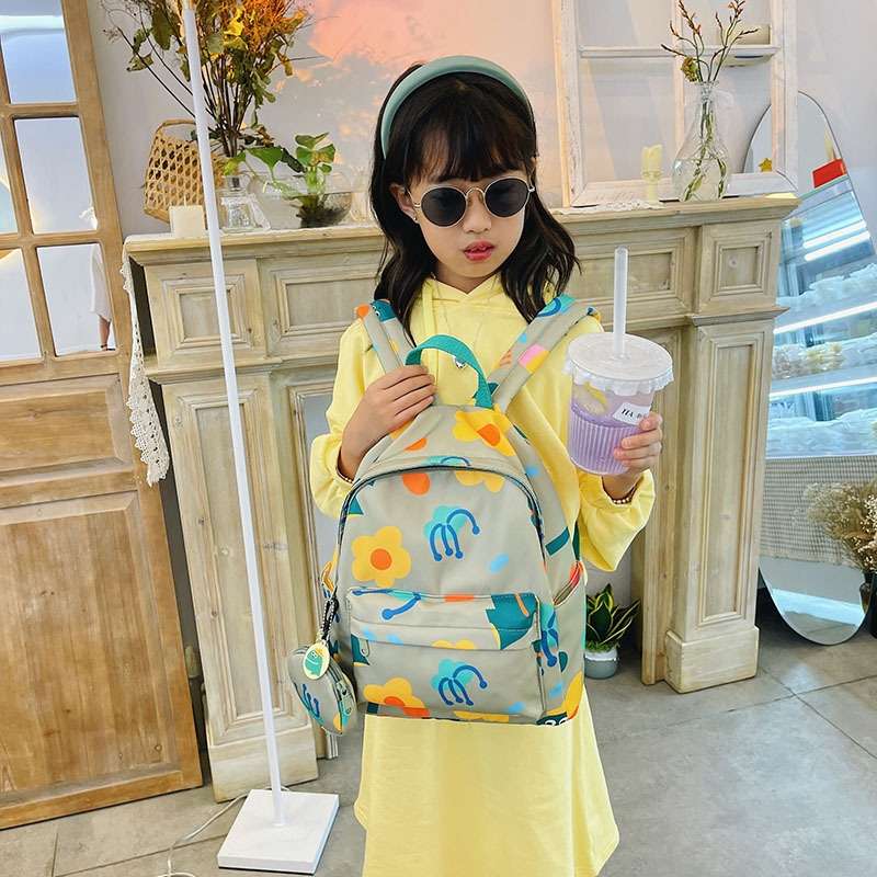子どもリュック　お花いっぱい！かわいいリュックサック