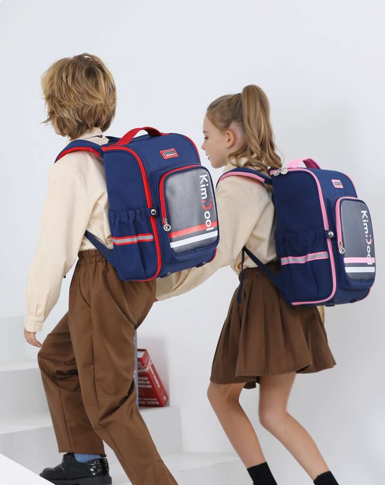 子どもリュック　軽量キッズリュック 背負いやすさ抜群